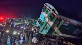 В Бангладеше столкнулись два поезда