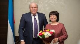 Министру социальной защиты республики вручили орден «За заслуги перед Хакасией»