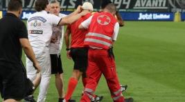 Фанаты разбили голову арбитру во время матча Лиги Европы