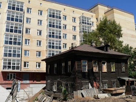 В Сибири призвали власти вовремя переселить людей из аварийного жилья