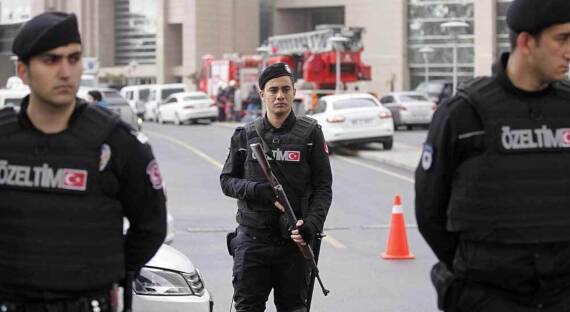 В Турции задержали двух человек за подготовку теракта