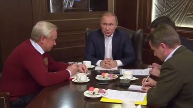 Президент РФ Владимир Путин назвал санкции глупыми и вредными