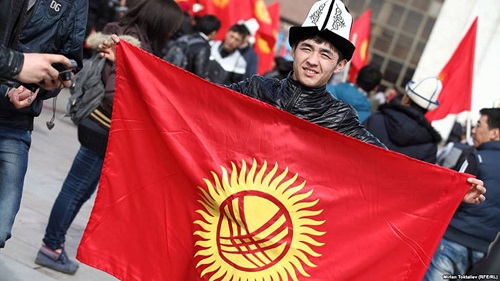 В Киргизии на выборах победил преемник нынешнего президента