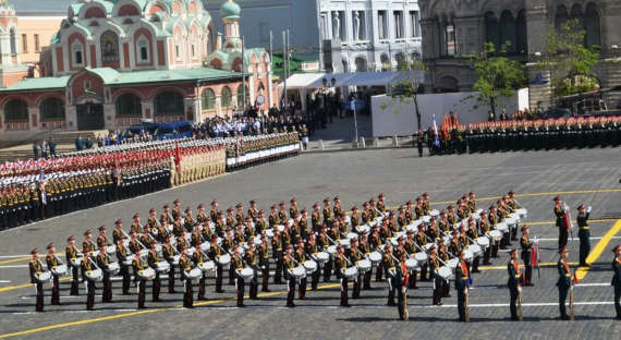 Путин распорядился провести парад Победы 24 июня