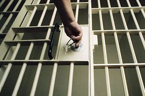 Рецидивист из Хакасии проведет более 3 лет в тюрьме за нападение женщину