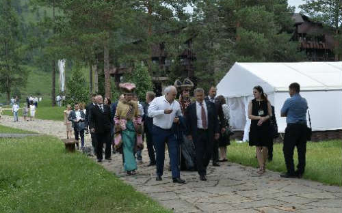 Глава Хакасии встретил приехавшего на «Сибер Ил» президента Татарстана
