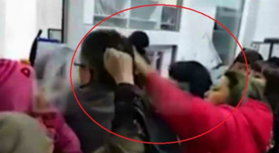 В Туве женщину уволили из полиции из-за драки в поликлинике (ВИДЕО)