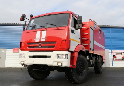 Черногорским пожарным передали новый Камаз