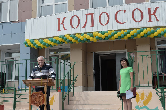 Глава Хакасии поздравил жителей села Целинное с открытием детского сада