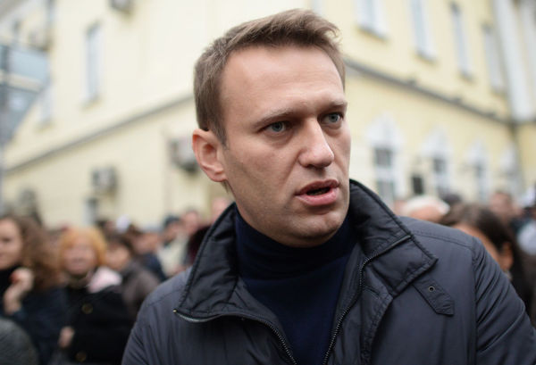 Рад бы в рай, да долги не пускают: Навальный теперь невыездной