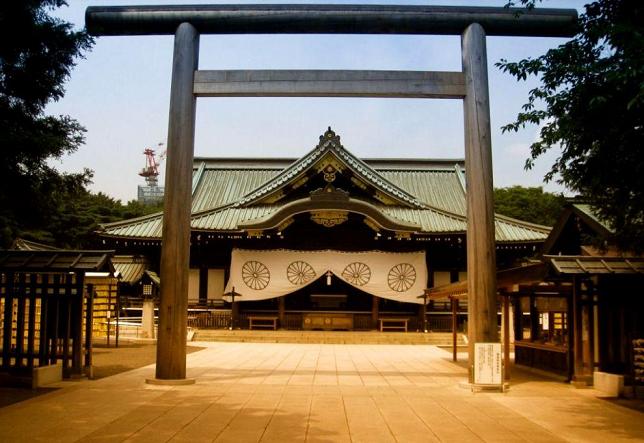 Раскритиковавший императора Японии настоятель храма лишился работы