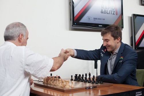 Каспаров вернулся в шахматы и сыграл вничью с Карякиным