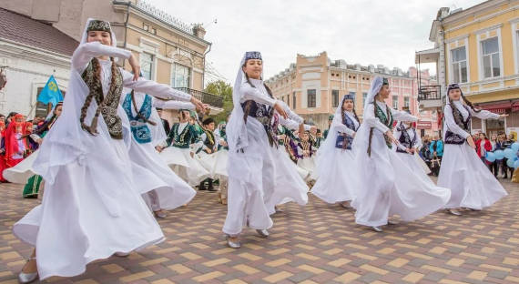 Крымские татары обвинили Киев в краже национальных символов