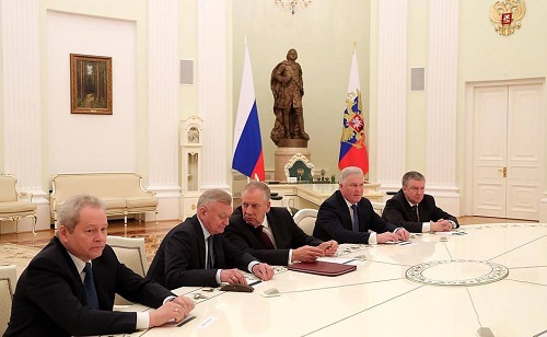 Владимир Путин встретился с пятеркой губернаторов-отставников