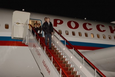 Владимир Путин в Хакасии осматривает пострадавшие территории