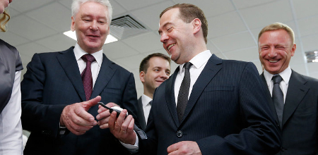 Новое изобретение поможет Медведеву не спать на заседаниях