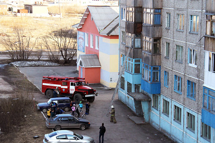 В Саяногорске 4-летний ребенок едва не упал с балкона