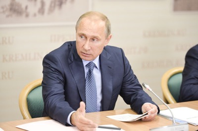 Владимир Путин проследит за сроками строительства жилья для погорельцев