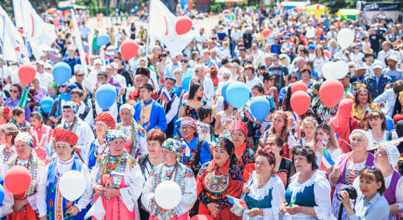Власти республики поздравили жителей Хакасии с Днем России