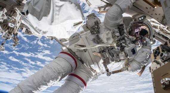 Выход астронавтов НАСА в открытый космос отложен