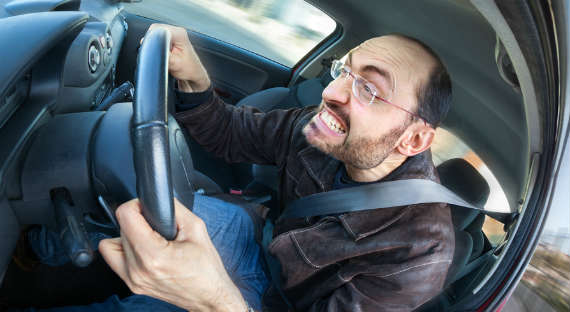 Водителей Хакасии скоро будут штрафовать за опасные маневры на дороге