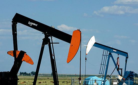 Баррель нефти Brent упал ниже 45 долларов