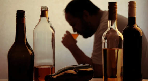 Нарколог: Россияне пьют из-за нервов