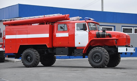 В Хакасии пожарные автоцистерны ехали тушить пламя почти за 50 км
