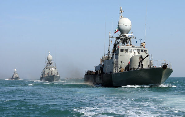 Иранский флот задержал группу американских моряков