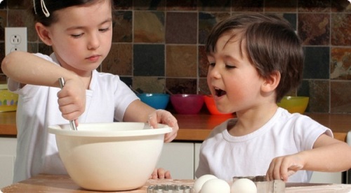 В детсаду Новосибирска отравление: дети сварили «суп» со спайсом