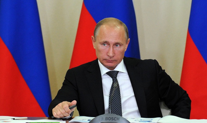 Путин запретил муниципальным депутатам владеть имуществом и счетами за рубежом