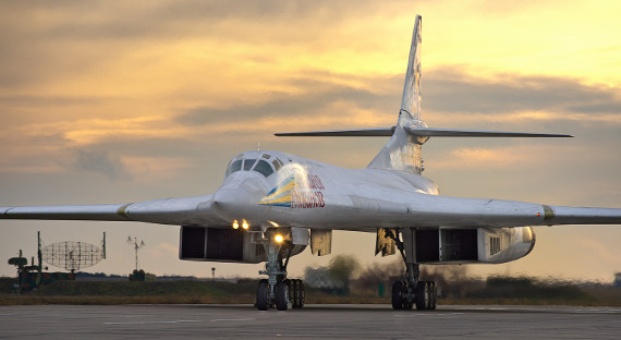 Ту-160 провели учебные полеты над Средиземным морем
