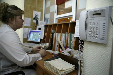 В поликлиниках Хакасии изменится режим работы