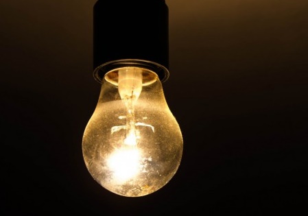 Светящаяся лампочка выдала энерговора в Хакасии