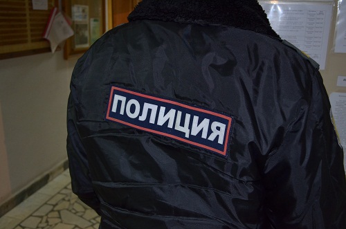 Полицейские Черногорска задержали вора-сладкоешку