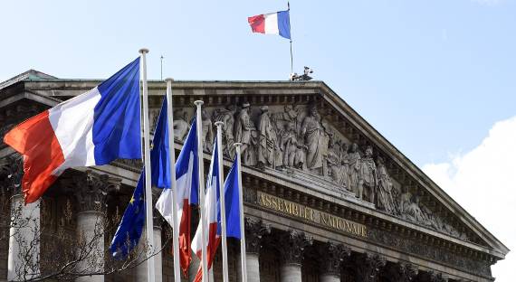 Парламент Франции посоветовал отказаться от санкций