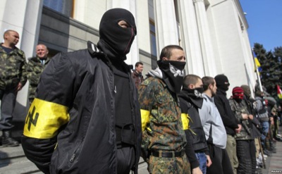 Украинский Правый сектор грозит штурмом Киева и увольняет сотрудников МВД