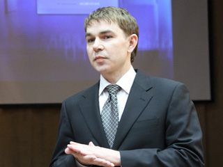 Евгений Павлычев рассказал о планах по развитию молодёжной политики в Хакасии