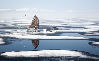 В Хакасии спасатели оказали помощь еще одному любителю зимней рыбалки
