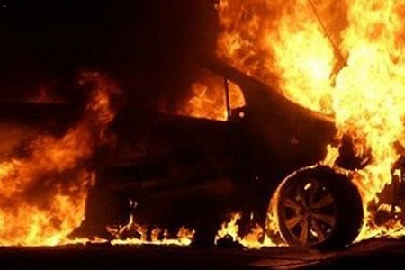 В Черногорске мужчина по ошибке поджег машину родного брата