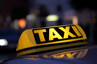 Более 80 легковых такси доставят ветеранов к месту празднования Дня Победы бесплатно
