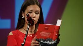 Школьница из Хакасии покорила зрителей на Всероссийском чемпионате по чтению вслух