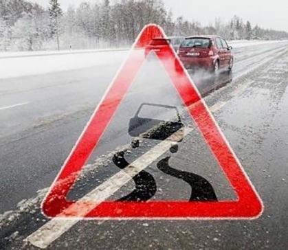 На дорогах Хакасии местами образовался гололёд