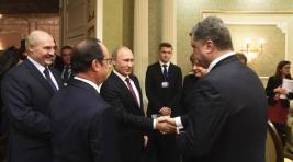 Запретное рукопожатие: Порошенко пожал руку Путину