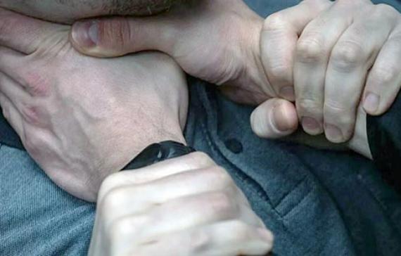 В Аскизе мужчина задушил пришедшего в гости знакомого