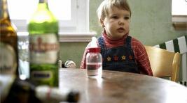 В Хакасии решили разработать систему лечения пьющих родителей