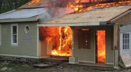 Погорельцев-новоселов Хакасии убедят застраховать жилье от пожаров?