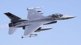 В США произошло третье за полгода крушение истребителя F-16