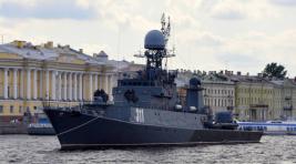 Российский военный корабль столкнулся с грузовым судном в Балтике