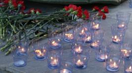 В Туве прощаются с убитой молодой семьей (ФОТО)